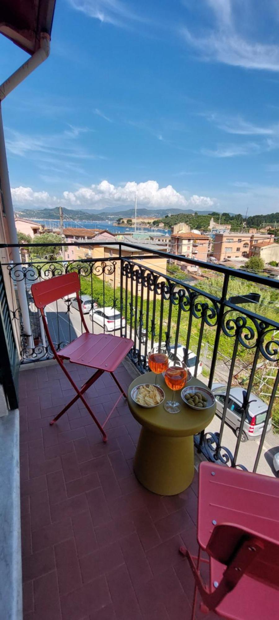 Moderno Appartamento Vista Mare, Con Parcheggio Privato ポルトヴェーネレ エクステリア 写真