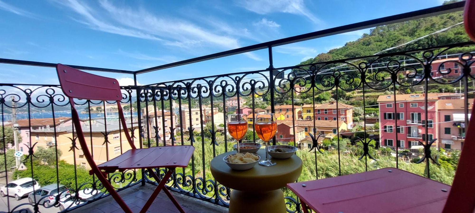 Moderno Appartamento Vista Mare, Con Parcheggio Privato ポルトヴェーネレ エクステリア 写真